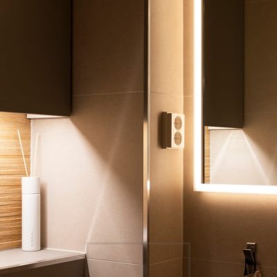 Pehmeää, epäsuoraa valoa kylpyhuoneessa valopeilillä ja led valonauhalla. Ledstore.fi