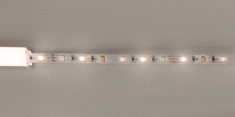 Miten korjata välkkyvä LED nauha?